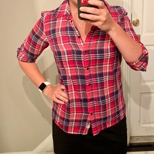 Pink fitted plaid button down
